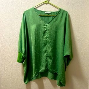 Aunt Wanda by Ivy Jane Lime Green V-neck Dolman Top Size S/M